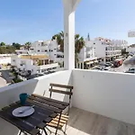 2 Bed - Amazing Up To 4 People * 카르보에이루