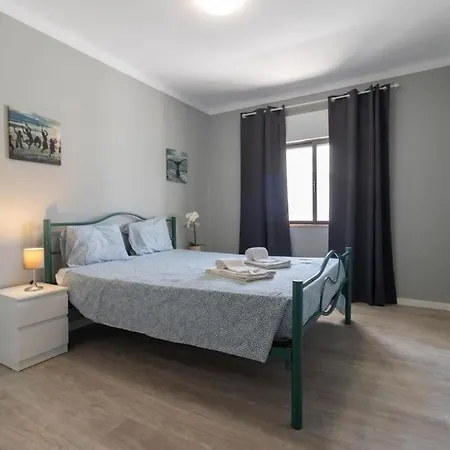 2 Bed - Amazing Up To 4 People شقة كارفويرو