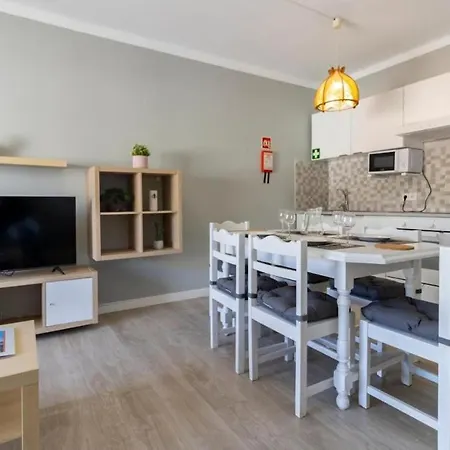2 Bed - Amazing Up To 4 People Apartment *